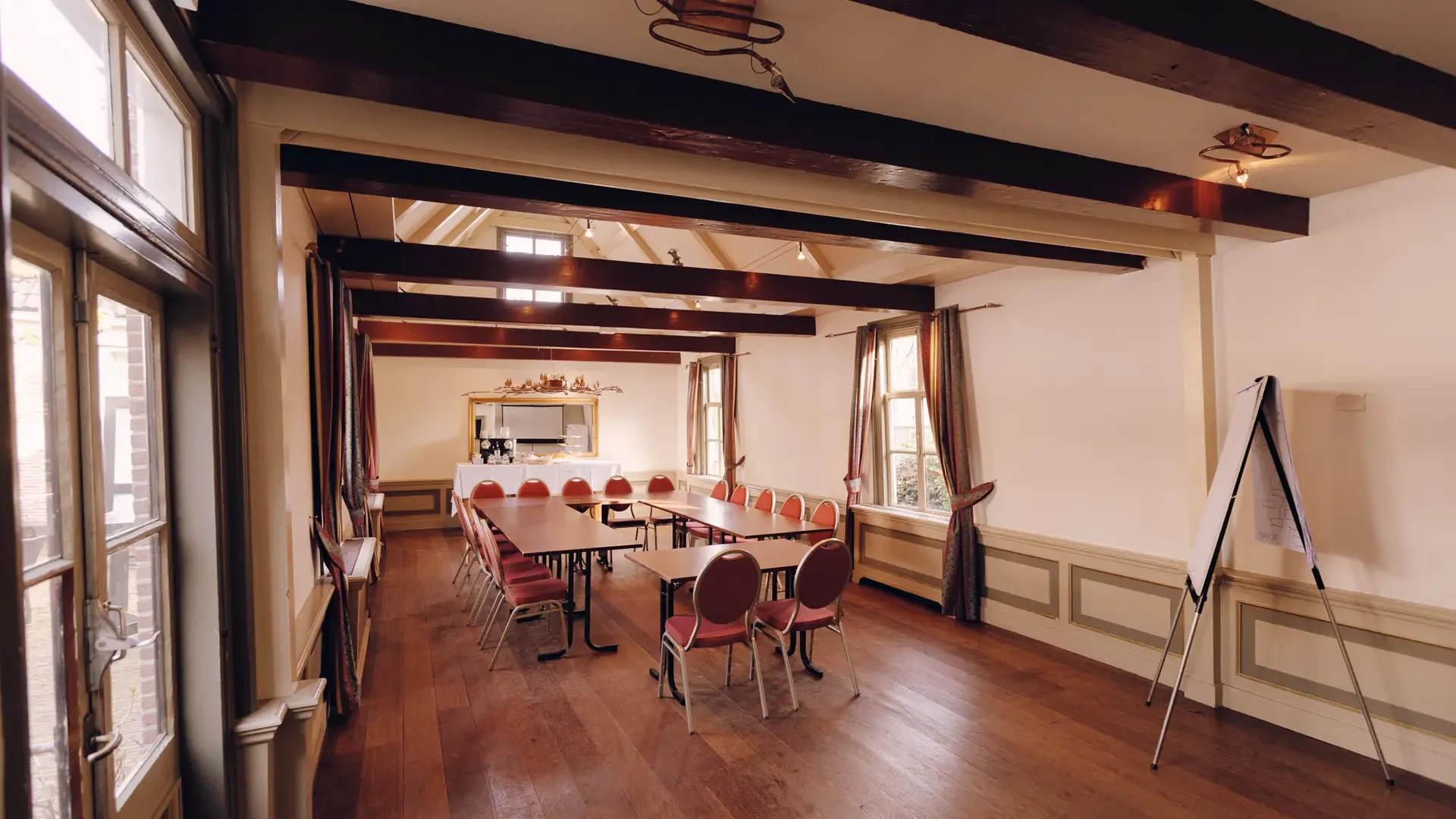 vergaderopstelling_tuinzaal_broeker_huis